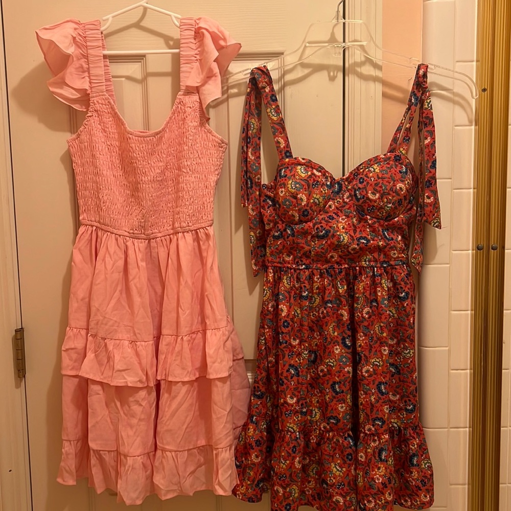 2 mini dresses both xs